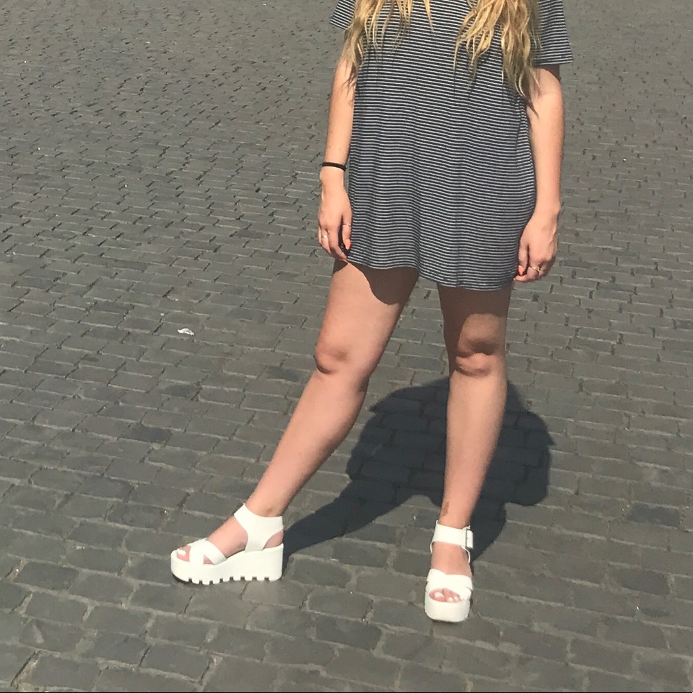 white platforms - Picture 1 of 2